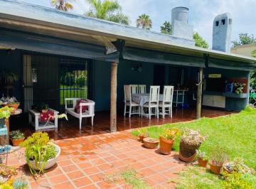 Casa · 155m² · 4 Ambientes · 4 Cocheras · Casa en Venta Barrio El Cazador Escobar