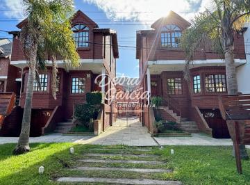 PH · 97m² · 3 Ambientes · Venta Triplex Costa Azul Excelente Estado Gas Natural