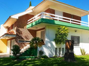 Casa · 322m² · 7 Ambientes · 7 Cocheras · Casa Sobre Tres Lotes de Terreno