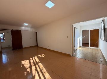 Departamento · 100m² · 4 Ambientes · Venta Departamento Tres Dorm. en Echesortu