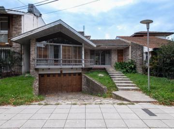 Casa · 230m² · 4 Ambientes · 3 Cocheras · Venta Casa 4 Ambientes en Quilmes Centro