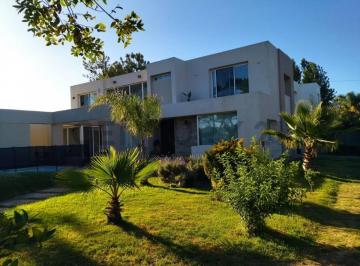 Casa · 300m² · 6 Ambientes · 3 Cocheras · Alquiler Casa 4 Dorm. El Pinar Sur con Piscina
