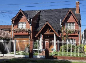 Casa de 6 ambientes, Morón · Casa 6 Ambientes