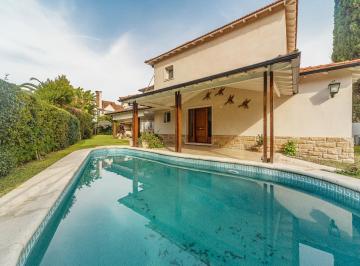 Casa · 295m² · 5 Ambientes · Venta Casa 5 Ambientes Martinez Pileta Jardin Parrilla
