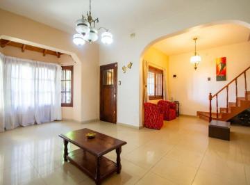 Casa · 170m² · 4 Ambientes · 1 Cochera · Casa en Venta 4 Ambientes en Lomas de Zamora