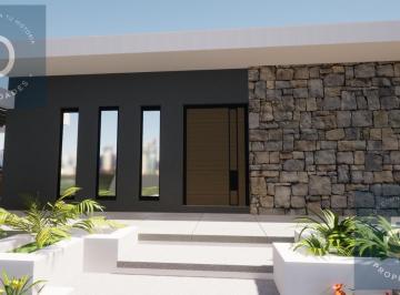 Casa · 190m² · 3 Dormitorios · 2 Cocheras · Sd Propiedades Ofrece Exclusiva Casa en Pozo Ubicada en Barrio Privado La Luisa