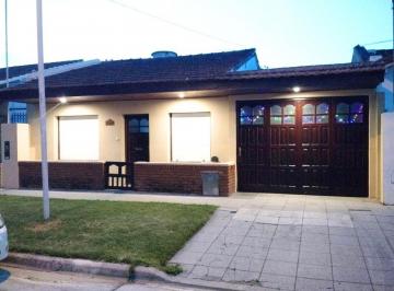 Casa · 110m² · 3 Ambientes · Casa | 3 Ambientes | Lote Divisible | Apto Inversión | Mar del Plata | Villa Primera