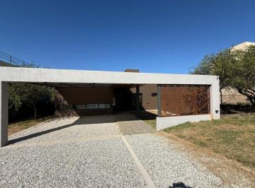 Casa de 4 ambientes, Río Ceballos · Barrio Cerrado Bela Vista - Venta Casa a Estrenar - 3 Dorm. (Ppal en Suite)