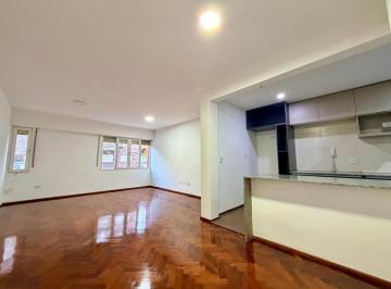 Departamento · 60m² · 3 Ambientes · Alquiler! Departamento de 2 Dorm. Reciclado