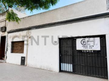 Casa · 131m² · 4 Ambientes · 1 Cochera · Venta Casa 4 Ambientes C/ Dependencia, Escritorio, Terraza y Cochera en Mataderos