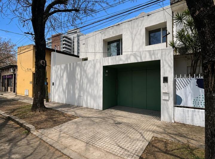 Casa · 180m² · 5 Ambientes · 1 Cochera