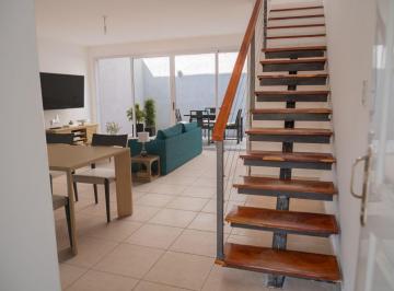 Casa de 4 ambientes, San Salvador de Jujuy · Dúplex de 2 Dorm. con Balcón, Cochera, Asador y Patio en Los Perales