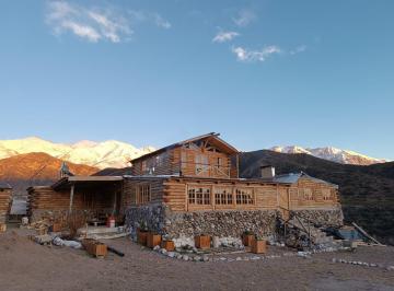 Casa · 256m² · 6 Ambientes · 1 Cochera · Casa en Venta Potrerillos