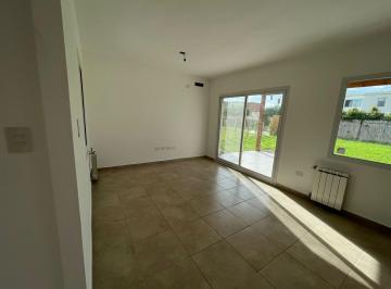 Casa · 100m² · 4 Ambientes · Casas de Santa Ana | Alquiler | Casa con Jardín en Barrio Sin Expensas