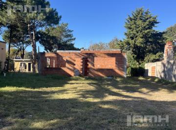 Casa · 89m² · 4 Ambientes · Oportunidad en Ostende – Casa en Construcción Sobre Amplio Lote