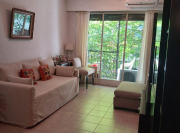 Departamento de 4 ambientes, Recoleta · Excelente Semipiso de 4 Ambientes Al Frente con Balcón en Recoleta