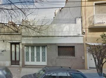 PH · 168m² · 5 Ambientes · 1 Cochera · Casa en Caballito Norte!