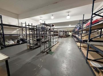 Bodega-Galpón · 470m² · Deposito Galpon en Alquiler en Lomas del Mirador