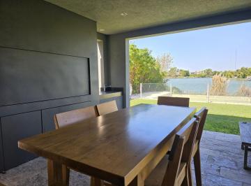 Casa · 360m² · 8 Ambientes · Espectacular Casa en Alquiler Temporario en Santa Bárbara – a La Laguna!