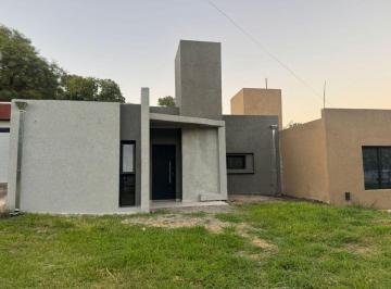 Casa de 3 ambientes, Río Ceballos · Casa a Estrenar en Alquiler 2 Dorm. con Asador – Villa Catalina