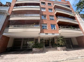 Departamento · 120m² · 4 Ambientes · 2 Cocheras · Piso de 3 Dorm. C/dep. Servicio, 2 Cocheras en Alquiler en Caballito.