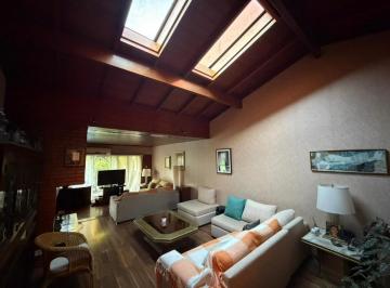 Casa · 362m² · 7 Ambientes · Hermosa Casa de 7 Ambientes en Venta - Boulougne