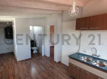 Casa · 157m² · 3 Ambientes · 1 Cochera · Venta Bloque Ideal Inversor (4 Unidades) – Excelente Ubicacion Castelar Norte