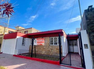 Casa · 4 Ambientes · 1 Cochera · Barrio Agua y Energía m - L Casa 5