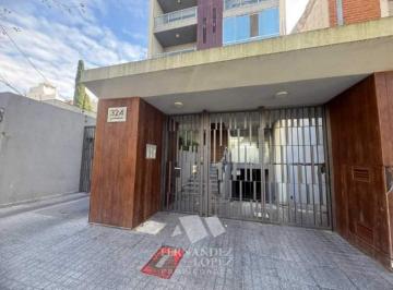 Departamento de 2 ambientes, Quilmes · Semipiso de 2 Ambientes con Cochera en Excelente Ubicación - Quilmes Centro