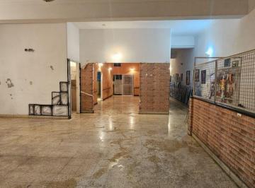 Local comercial , Villa Lugano · Alquiler Local en 1 Piso + PH Pb + Fondo Libre