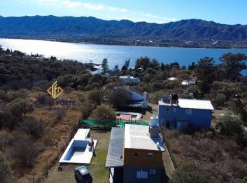 Casa · 140m² · 3 Ambientes · Casa en Venta en Siquiman Vista Al Lago Apta Credito