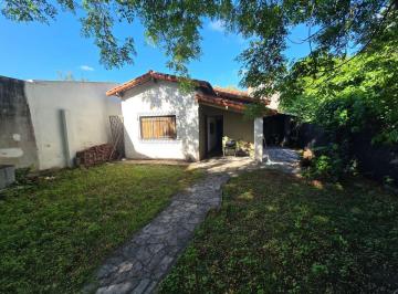 Casa de 2 ambientes, Tigre · Oportunidad! Casa con Gran Potencial y Excelente Jardín - 2 Amb - 1 Dorm - Baño - Cocina - Parrilla