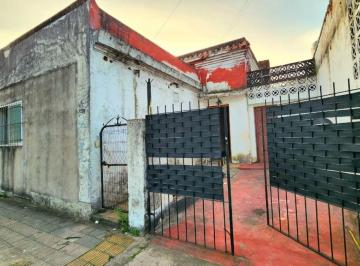Casa de 4 ambientes, Morón · Casa a Remodelar en Castelar Sur