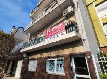 PH de 4 ambientes, Flores · Excelente PH 4 Amb. - Al Frente - Balcon Corrido - Lavadero - Muy Buena Ubicacion