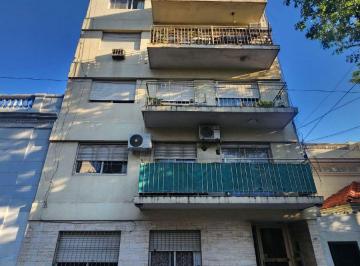 Departamento de 2 ambientes, Flores · 2 Amb Contrafrente con Balcon - Super Luminoso - Muy Buen Estado
