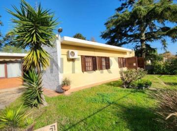 Casa · 177m² · 8 Ambientes · 1 Cochera · Venta Casa de 837 m en Atlantida Sur