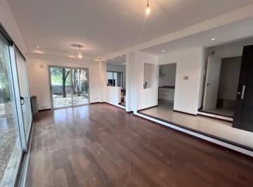 Casa · 352m² · 5 Ambientes · 2 Cocheras · Dúplex en Venta en Villa Warcalde de 3 Dorm. en Housing