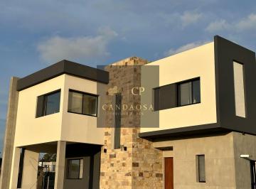 Casa · 228m² · 4 Ambientes · 3 Cocheras · Gs Casa Venta Barrio Santa Elisa