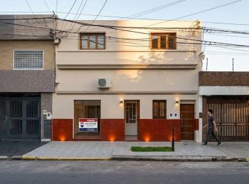 Casa · 84m² · 5 Ambientes · Venta Casa en Pleno Centro