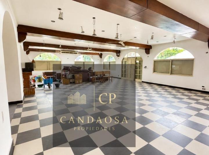 Local comercial · 654m² · 5 Ambientes · 5 Cocheras