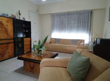 Casa · 100m² · 3 Ambientes · 2 Cocheras · Casa en Venta en San Justo 3 Ambientes con Jardin