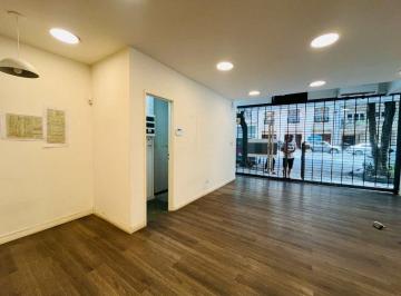 Local comercial · 136m² · Aquiler Local Comercial en Recoleta