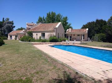 Casa · 350m² · 7 Ambientes · 2 Cocheras · Exclusiva Casa Frente Al Polo en Praderas