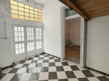 Casa · 180m² · 6 Ambientes · 1 Cochera · Venta Casa 6 Amb Terraza y Cochera en Monte Castro