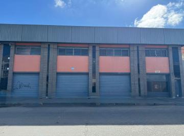 Bodega-Galpón · 883m² · Se Vende Amplio Galpón a m de Av Alem