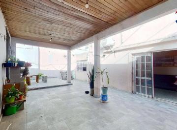 Casa · 65m² · 3 Ambientes · 1 Cochera · Venta Casa 3 Amb con Patio y Cochera Lanus