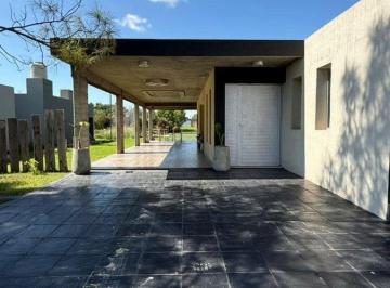 Casa · 200m² · 5 Ambientes · 2 Cocheras · Venta Casa Solares del Carcaraña