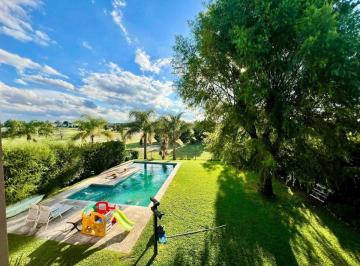 Casa · 218m² · 5 Ambientes · 2 Cocheras · Venta Casa 5 Amb San Isidro Labrador Al Golf