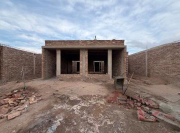 Casa · 90m² · 4 Ambientes · 1 Cochera · Casa en Pozo, 3 Dorm. 2 Baños, Maipú
