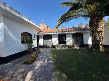 Casa · 180m² · 6 Ambientes · 2 Cocheras · Venta Casa Chacras de Coria Lujan de Cuyo Mendoza
